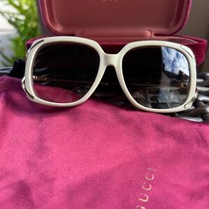 Gucci oversized sunglasses